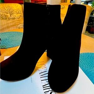 Dream Pairs-new in box